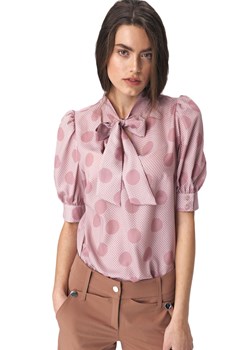 Różowa bluzka z wiązaniem na dekolcie w grochy - B111 ze sklepu Świat Bielizny w kategorii Bluzki damskie - zdjęcie 85556889