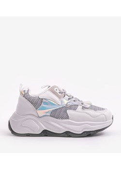 Białe sneakersy sportowe z szarymi wstawkami RAL-63 ze sklepu gemre w kategorii Buty sportowe damskie - zdjęcie 90037815