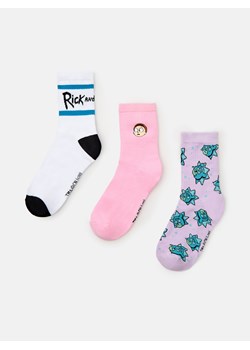 Cropp - 3 pack skarpet Rick and Morty - wielobarwny ze sklepu Cropp w kategorii Skarpetki damskie - zdjęcie 93433757