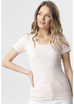 Jasnoróżowy T-shirt Blomsea ze sklepu Born2be Odzież w kategorii Bluzki damskie - zdjęcie 95002276