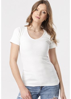 Kremowy T-shirt Blomsea ze sklepu Born2be Odzież w kategorii Bluzki damskie - zdjęcie 95002296