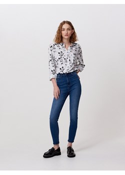 Cropp - Jeansy high waist - niebieski ze sklepu Cropp w kategorii Jeansy damskie - zdjęcie 96976675