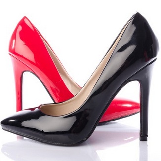 Czarne czy czerwone szpilki? 