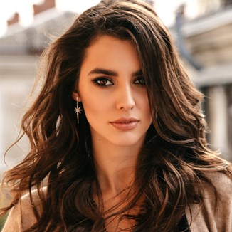 4 makijażowe triki dla tłustej cery. Sprawią, że Twój make-up przetrwa długie godziny!