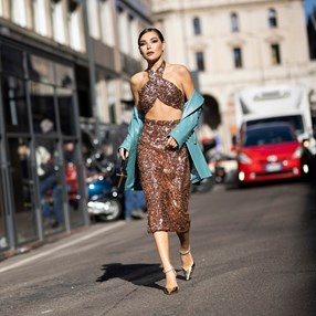 5 sylwestrowych sukienek, które wybrałam na wyprzedażach na Black Friday. Kosztują mniej niż 150 zł