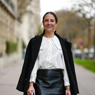 Bluzki świąteczne w stylizacjach na Boże Narodzenie 2022. Te modele są eleganckie i wpisują się w klimat 