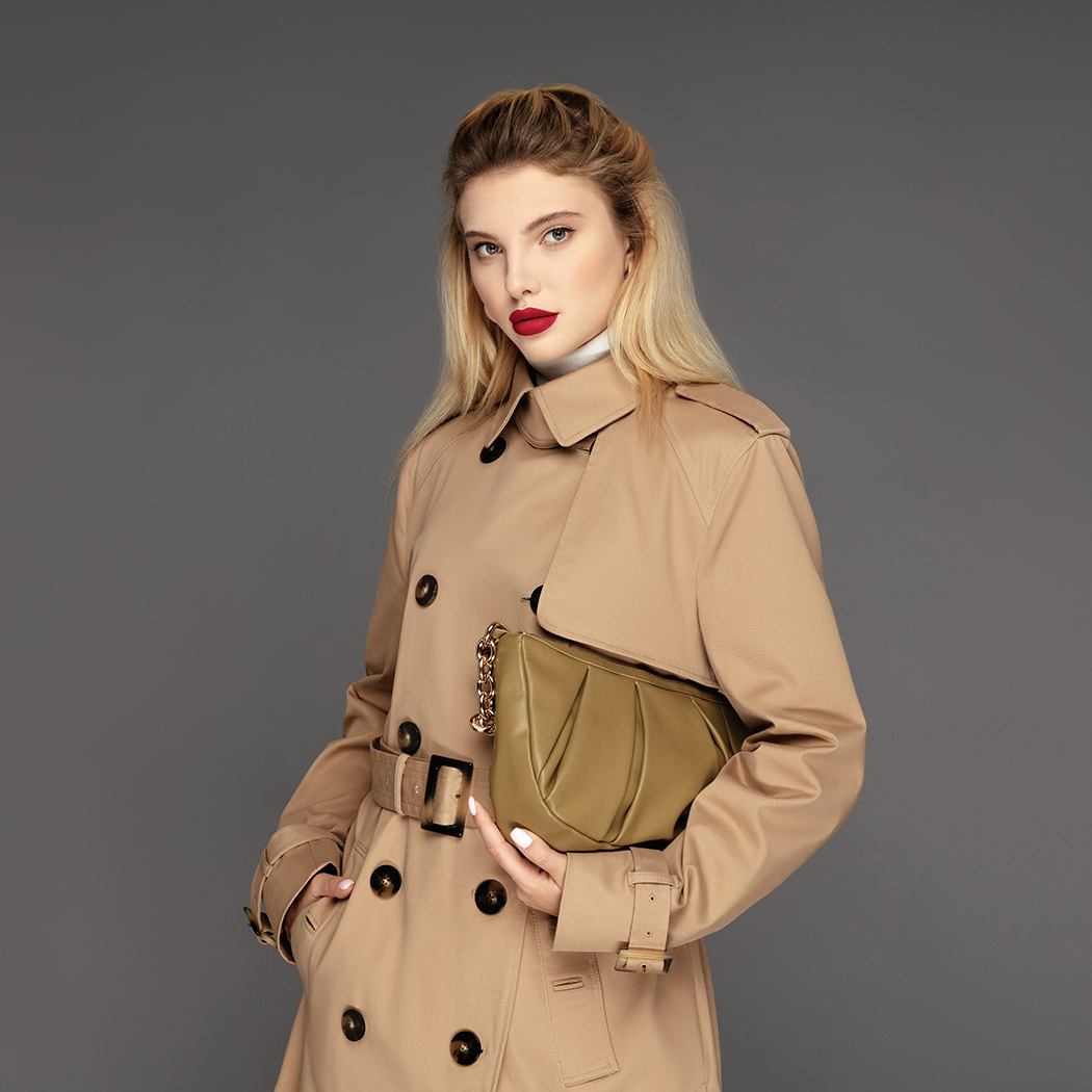 Camelowe płaszcze damskie do 250 zł: dwurzędowe, oversize, wiązane, klasyczne. Wybierz swój typ!