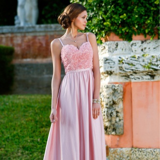 Cukierkowe kreacje na studniówkę