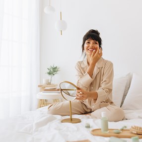 Działa jak żelazko na zmarszczki, a kosztuje kilka złotych. Kupisz w każdej aptece