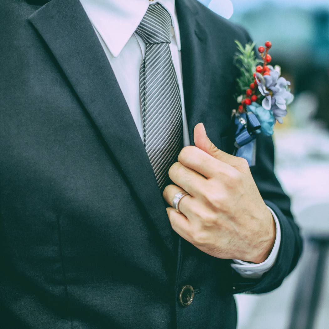 Garnitur ślubny – wybieramy idealny. Sprawdź najmodniejsze garnitury męskie na ślub! 