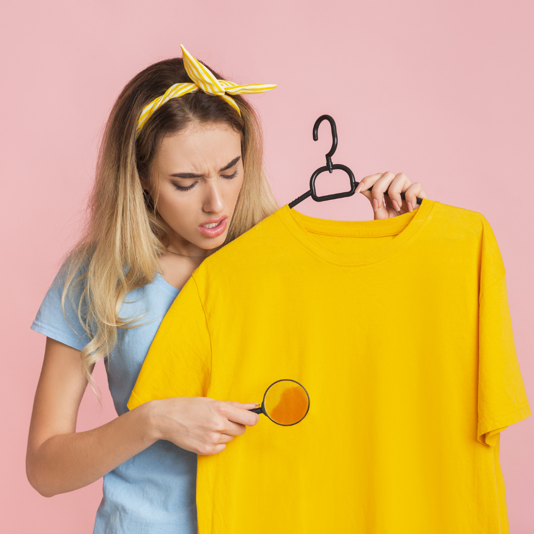 Jak się pozbyć plam na ubraniach? 24 najlepsze domowe sposoby [KOMPLEKSOWY PORADNIK]