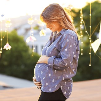 Jak się ubierać w ciąży, by połączyć modę i wygodę? Stylizacje dla przyszłych mam na 4 pory roku - zdjęcie produktu