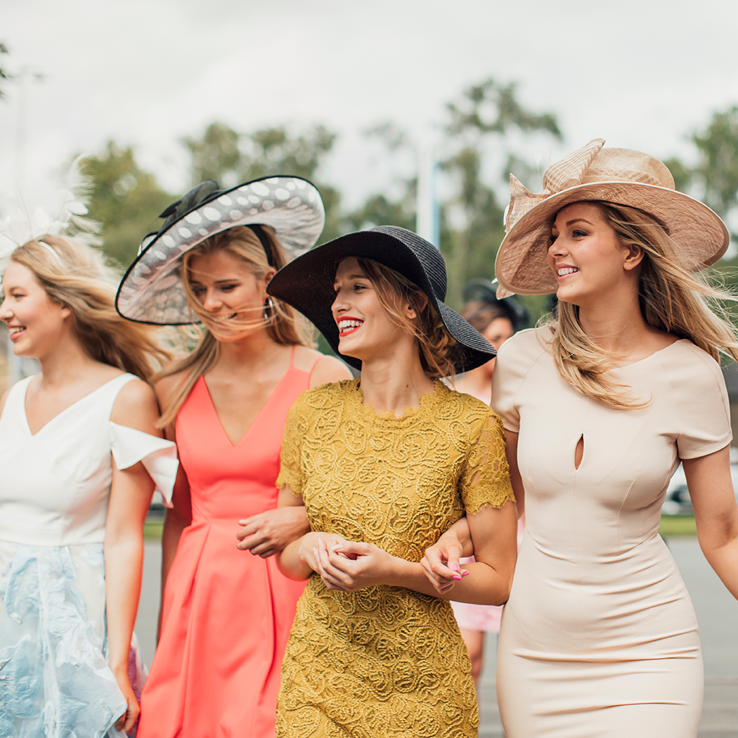 Jak się ubrać na poprawiny jako gość? Stylizacja damska na drugi dzień wesela [PORADNIK]