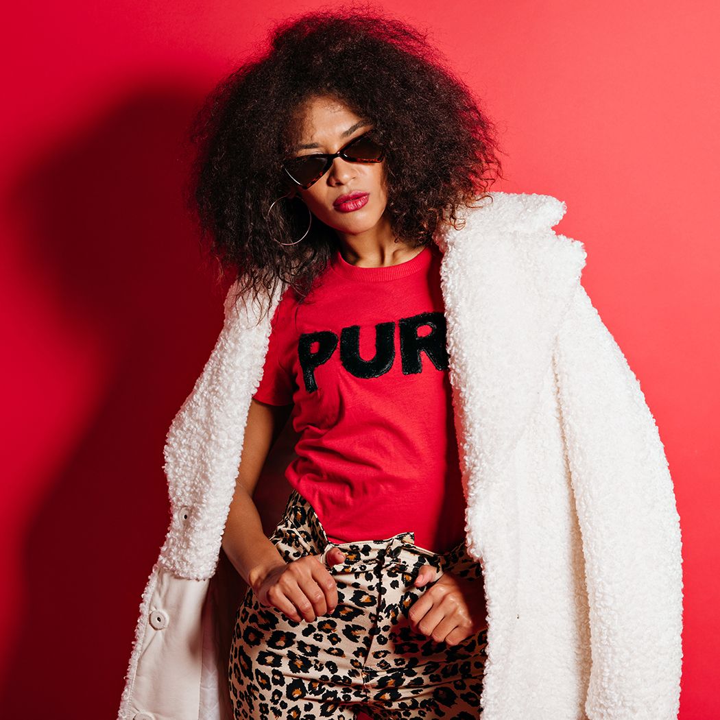 Jak ubrać się na sesję zdjęciową, aby jej efekty były zniewalające? [PORADNIK]