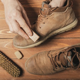 Jak wyczyścić buty z soli? Oto metody na usuwanie plam z soli na obuwiu z różnych materiałów!
 - zdjęcie produktu