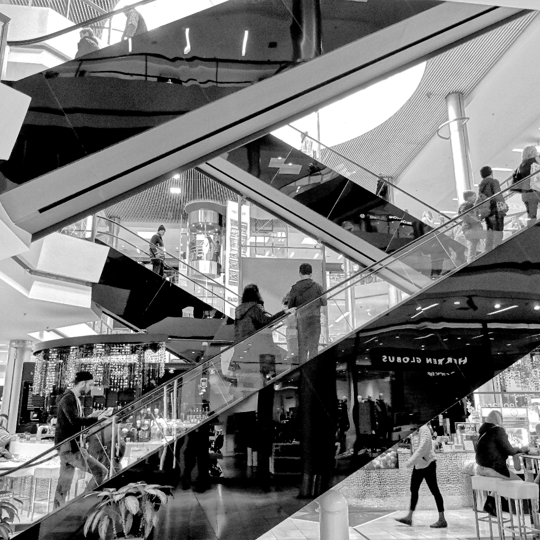 Wyprzedaże sezonowe w trakcie! Zobacz te okazje! 