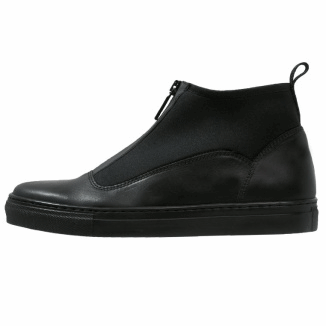 Jesienny hit: botki na płaskim obcasie