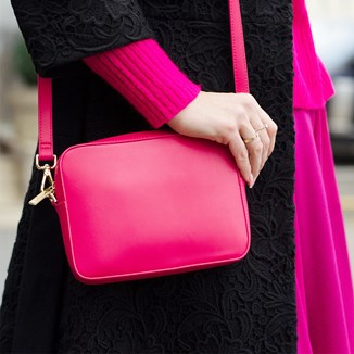 Kolorowe torebki damskie w stylizacjach na co dzień i na wieczór. Jak je nosić? Stylistki radzą! - zdjęcie produktu