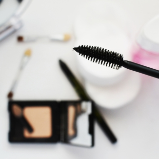 Makijaż na studniówkę: jak podkreślić oczy?