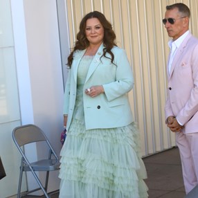 Marynarka do sukienki na wesele 2024?  Oto 6 stylowych żakietów, które sprawdzą się nie tylko w tym sezonie