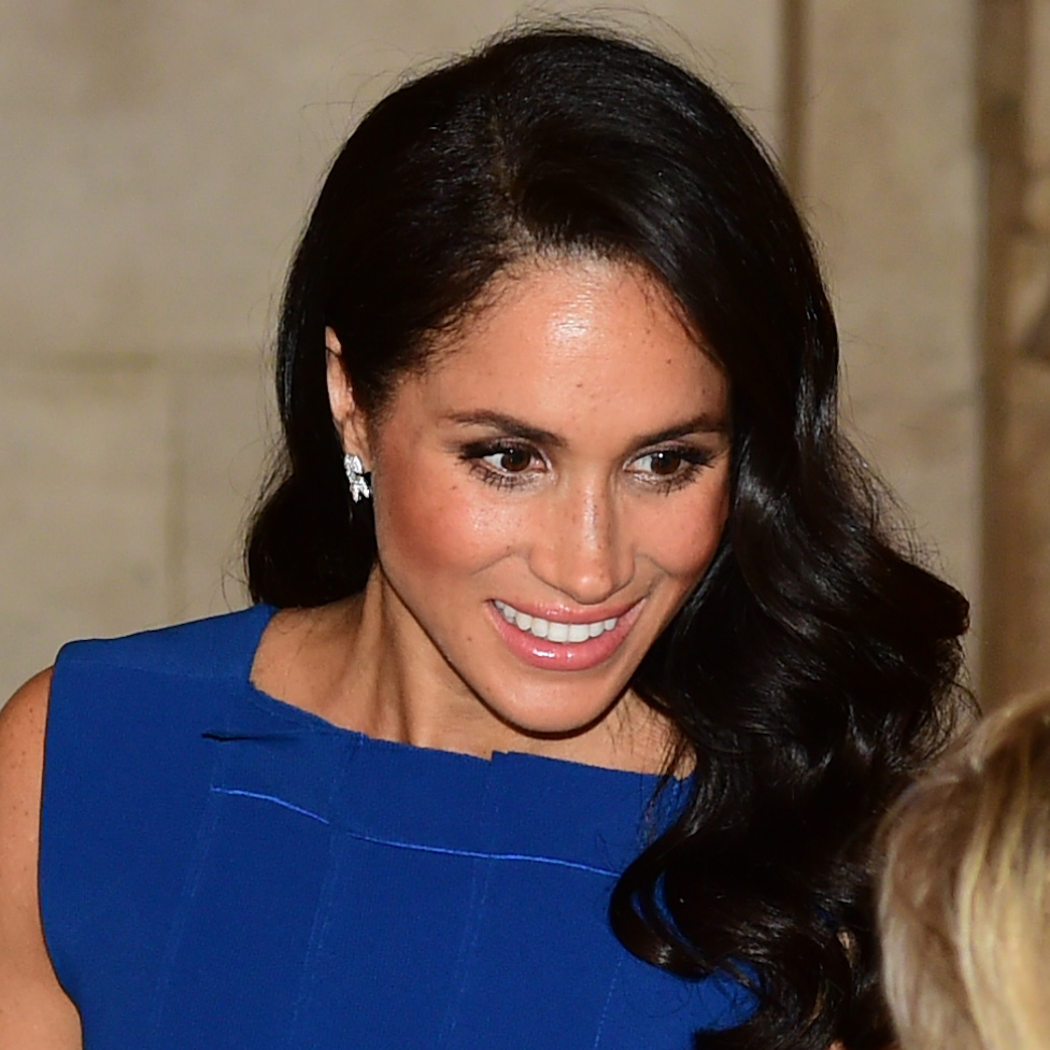 Meghan Markle w czerni! Znamy cenę jej sukienki!