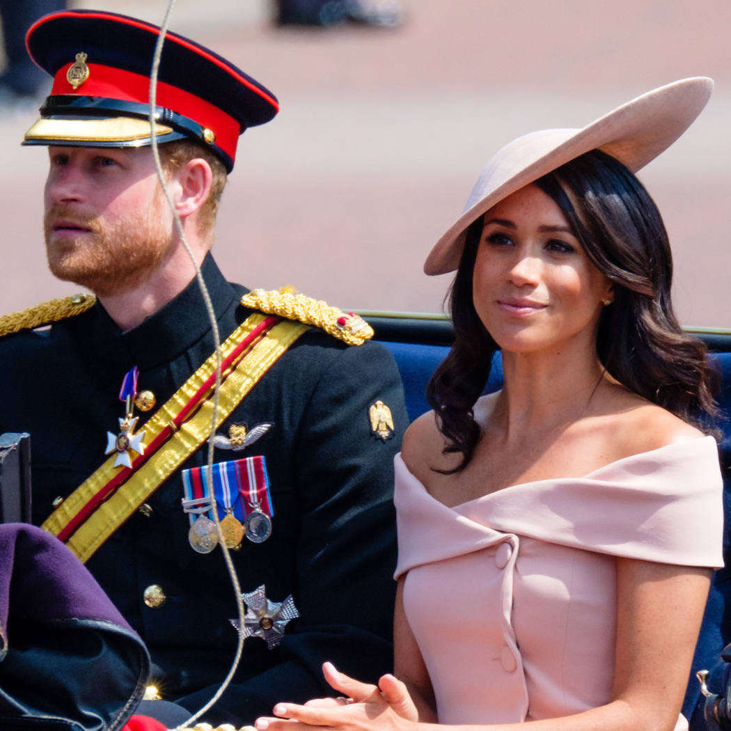 Księżna Meghan zachwyca na urodzinach KRÓLOWEJ!  