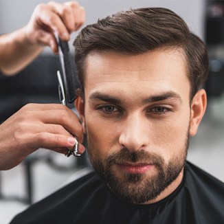 Modne fryzury męskie 2019 - na jakie uczesania postawić? - zdjęcie produktu