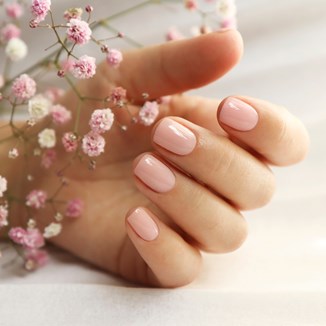 Modne paznokcie wiosna-lato 2023. Te pomysły na manicure warto wypróbować w tym sezonie  - zdjęcie produktu