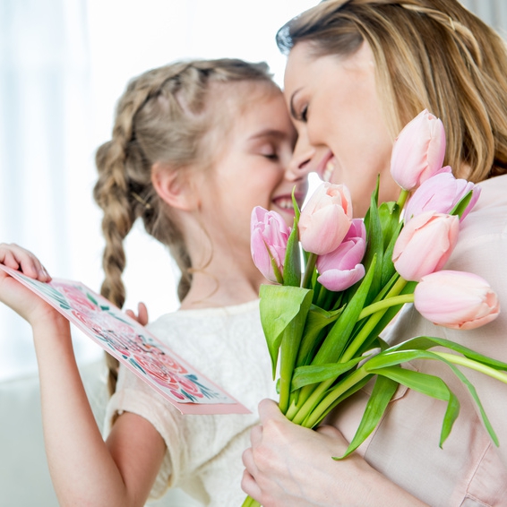 Modne prezenty na Dzień Matki