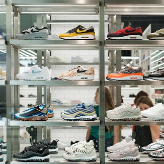 Modne sportowe obuwie: buty adidas, Nike Air Force, New Balance. Wybierz swoją ulubioną markę! - zdjęcie produktu