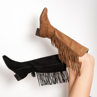 Must have: buty z frędzlami