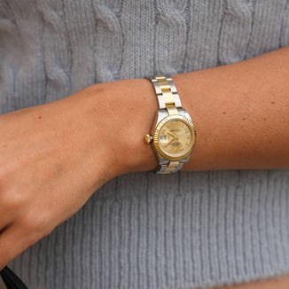 Najmodniejsze zegarki damskie tego sezonu. 5 modeli, na które powinnaś zwrócić uwagę  - zdjęcie produktu