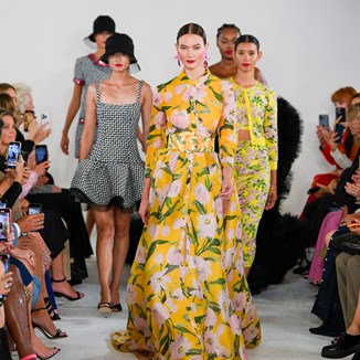 Najważniejsze trendy wiosna-lato 2023 w modzie damskiej. Sprawdź, co będzie modne w tym sezonie 