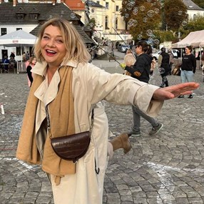 Polki wracają do mody z czasów młodości. Tak się kiedyś nosiło kołnierzyk