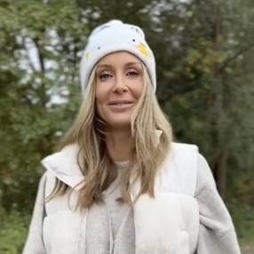 „Skąd takie super jeansy?”. Rozenek-Majdan zadaje szyku na obozie Lewandowskiej