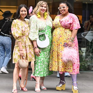 Stylizacje inspirowane New York Fashion Week - ubierz się zgodnie z kolorami Pantone SS 2021