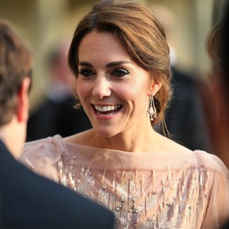 Sukienki w stylu Kate Middleton – z tymi modelami stworzysz efektowne stylizacje a la księżna Kate - zdjęcie produktu