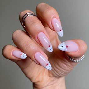 Świąteczne paznokcie 2022? Zobacz najlepsze pomysły na manicure, który zamarzysz zrobić już dziś