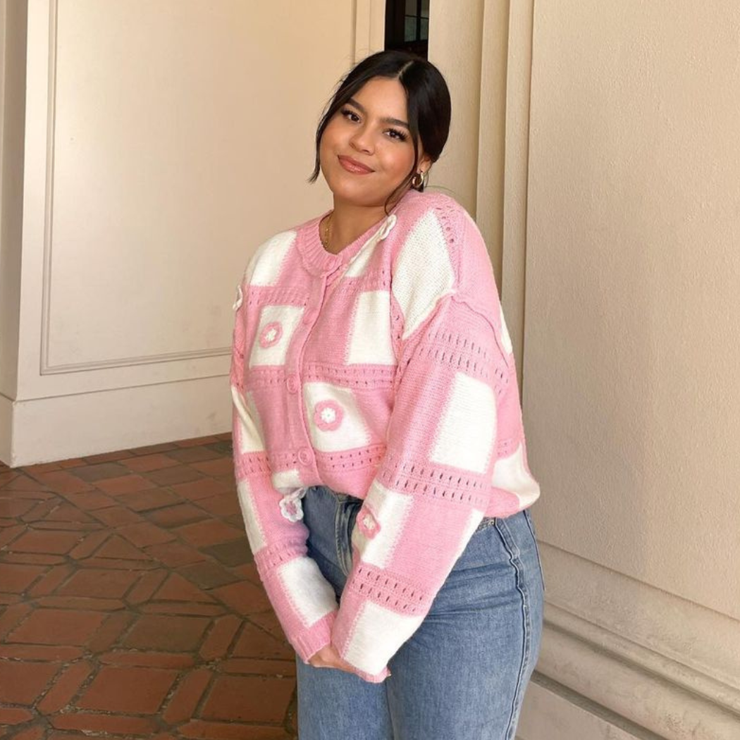 Szykuje się gorący trend na wiosnę. Sweterki z kwiatami 3D za granicą już się nosi. Mamy dowód [PRZEGLĄD] 