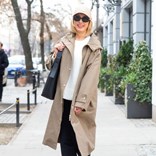 Tak Kalczyńska poszła do pracy. Ten płaszcz zastąpi wiosną trencz