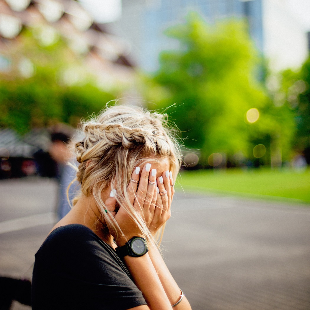 Te fryzury lepiej wyglądają na nieumytych włosach!