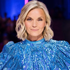 To koniec czarnych płaszczy? 56-letnia Foremniak nosi taki kolor