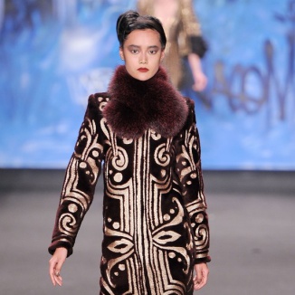 Trend z wybiegu: futrzane akcenty