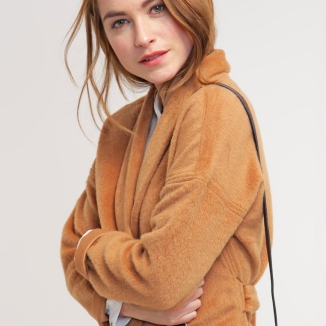 Wełniane płaszcze z wyprzedaży