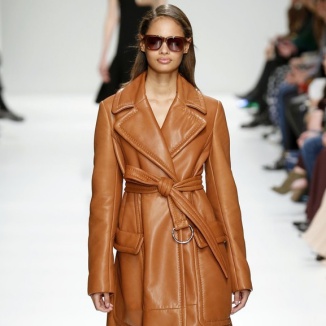 Wybór projektantów: ubrania ze skóry