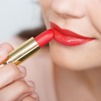 Zimowy must have: nawilżające balsamy do ust