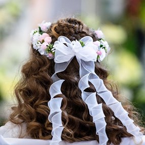 Zrobiła córce klientki paznokcie na komunię. W komentarzach burza