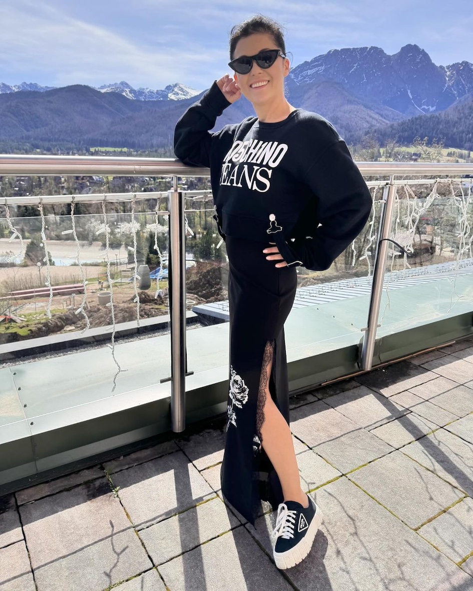 Cichopek zamieniła kolory na czarny total look