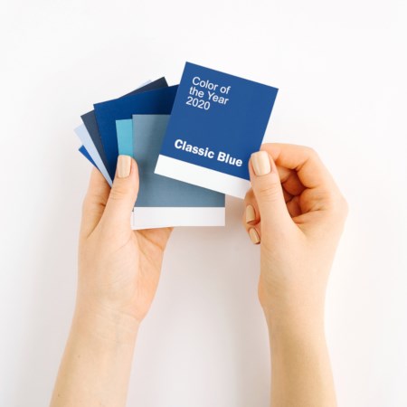 kolor roku 2020 - classic blue