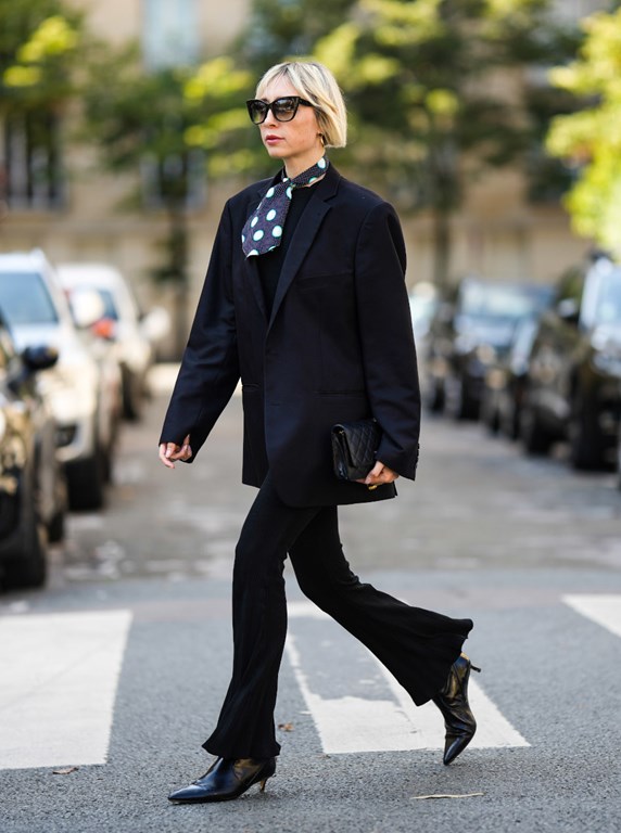 Zara Woman Dzwony czarny W stylu biznesowym Moda Spodnie Dzwony 